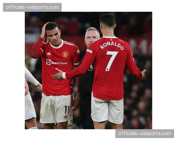 卡里克中低位防守体系构建 曼联后防线位置紧密形成屏障 卡里克中低位防守体系构建 曼联后防线位置紧密形成屏障